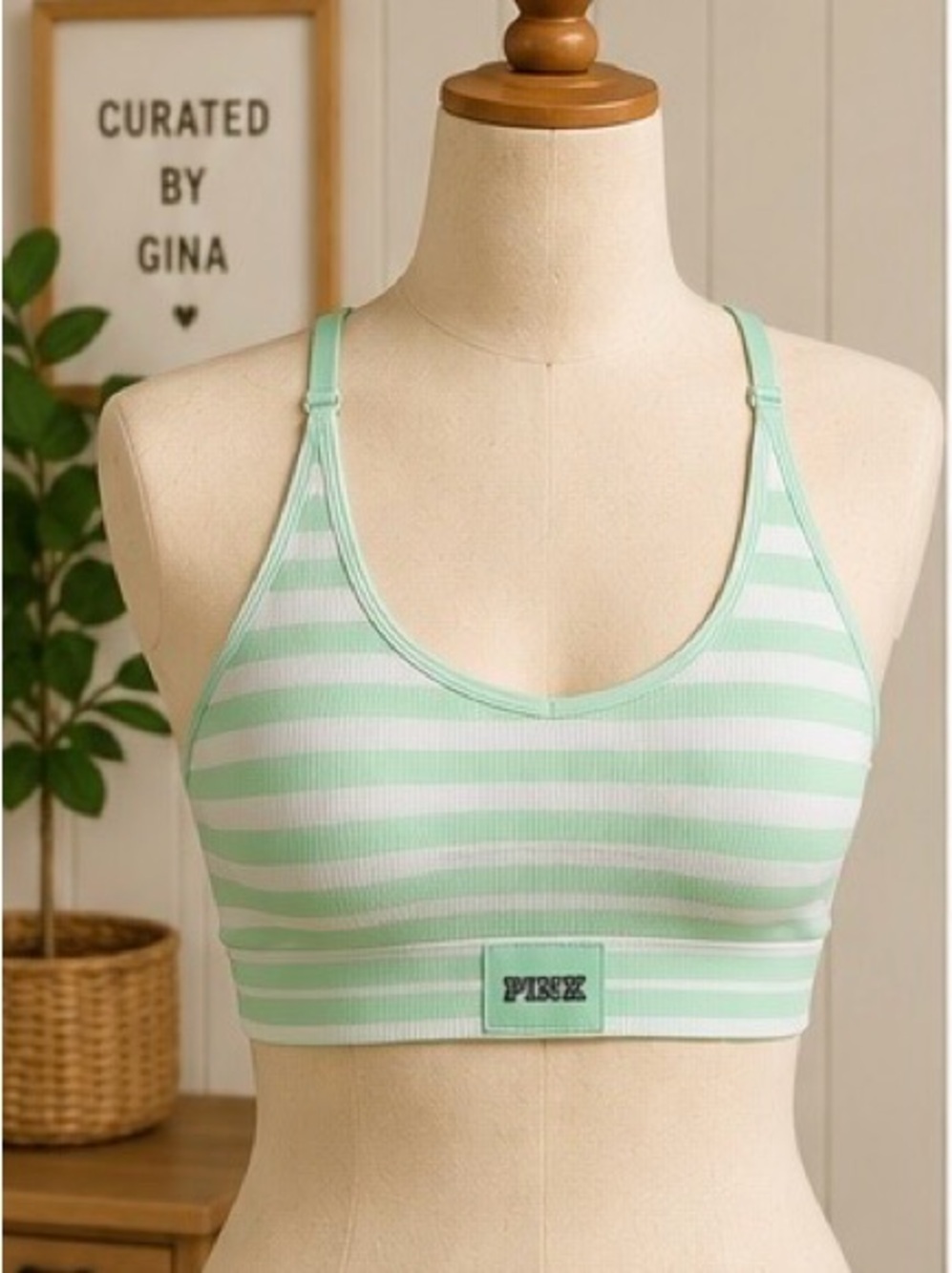 PINK Victoria’s Secret Mint Stripe Seamless Racerback Sports Bra M.